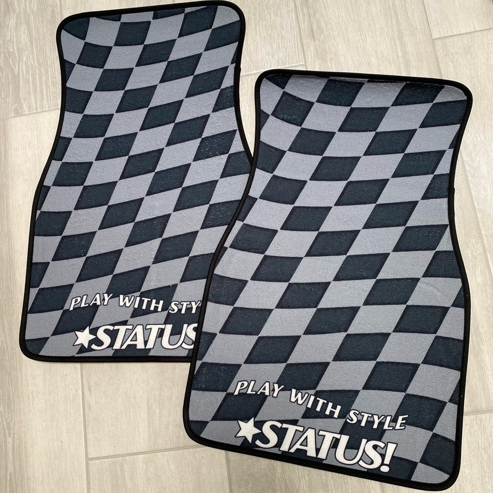 STATUS! checkered floormats